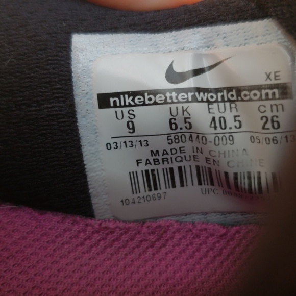 "SOLD" Women's Nike Shoes - Picture 4 of 7